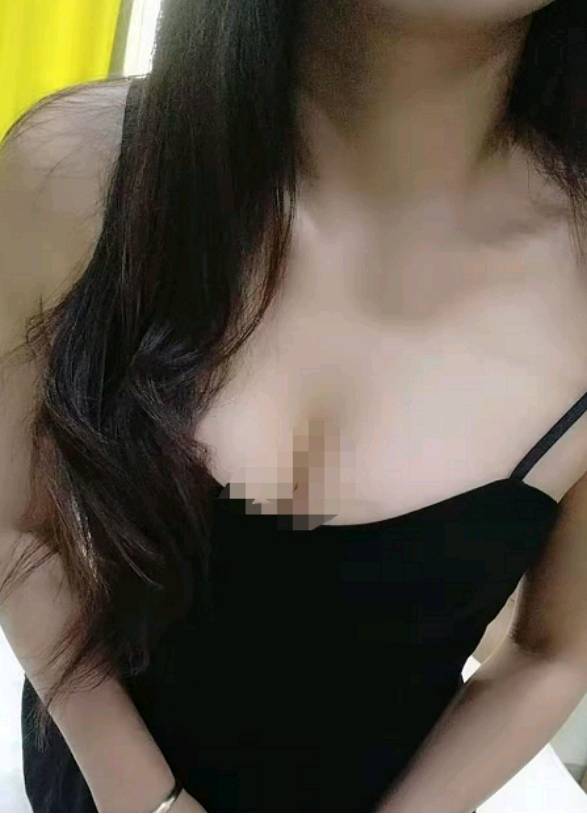 后入夹的很爽的小姐姐，大胸