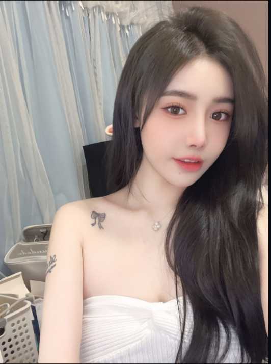 金水区好评小婊妹   你想要的服务她都有