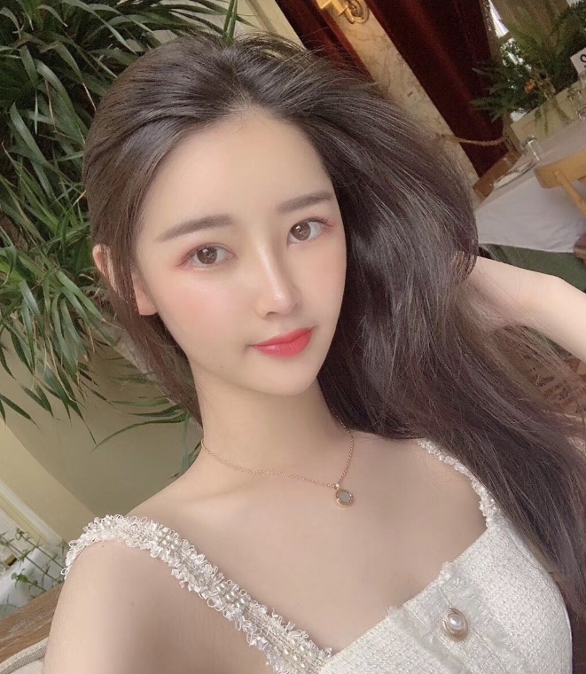 朋友介绍的学生兼职，网红脸